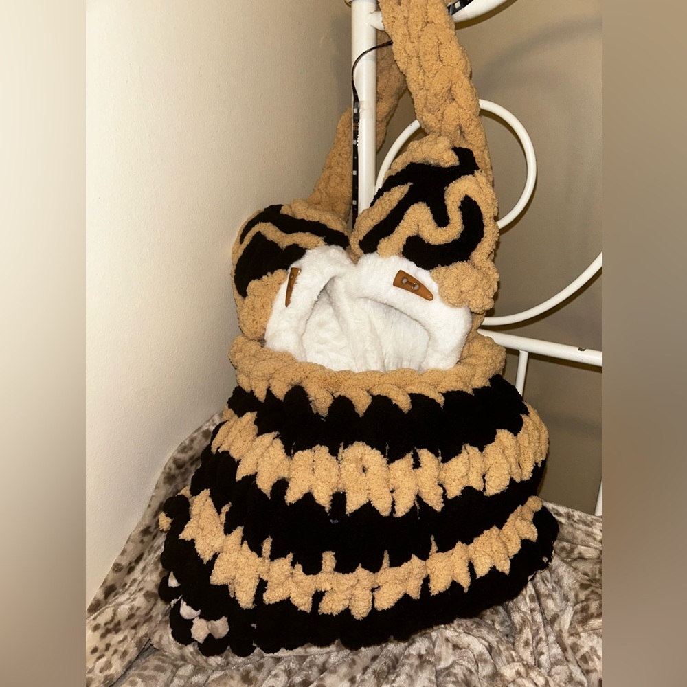 Handmade Reversible Chunky Knit Slouch Bag and Slippers.